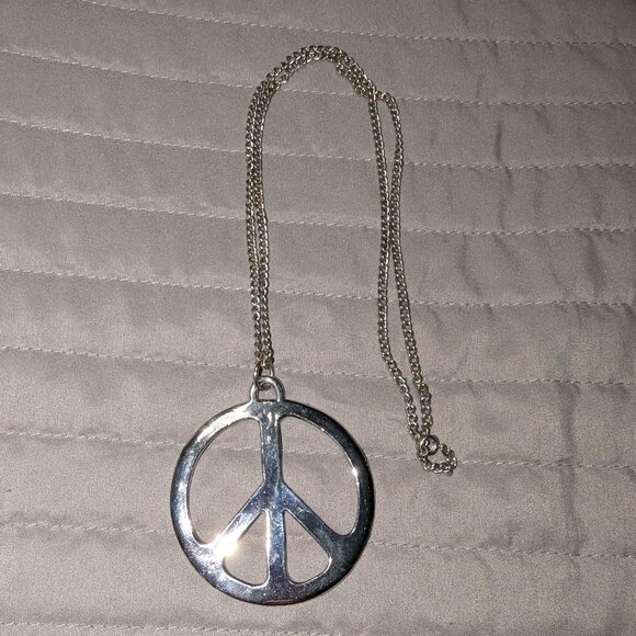 $1 with Bundle ~ Retro Silver-Tone Peace Sign Pendant Necklace 4804 - Picture 1 of 3